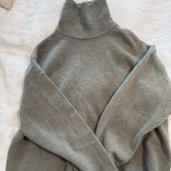 UNCLE STUDIOS THE TURTLENECK - Picture 2 of 4
